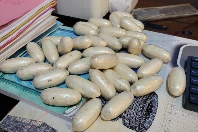 Trafic de drogue : Saisie de 38 boulettes de cocaïne sur un Nigérian à la frontière guinéo-malienne