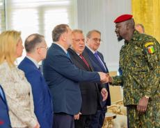 Offensive diplomatique russe en Afrique : le Tsar Poutine "se paie la tête" de Doumbouya avec du matériel militaire