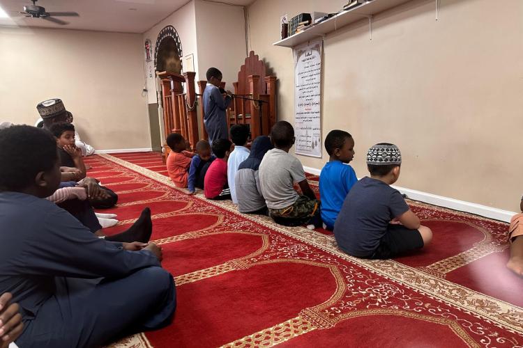 Des Enfants Érudits en Islam à Indianapolis : L'Excellence de la Jeunesse Musulmane au Masjid Al-Hikmah