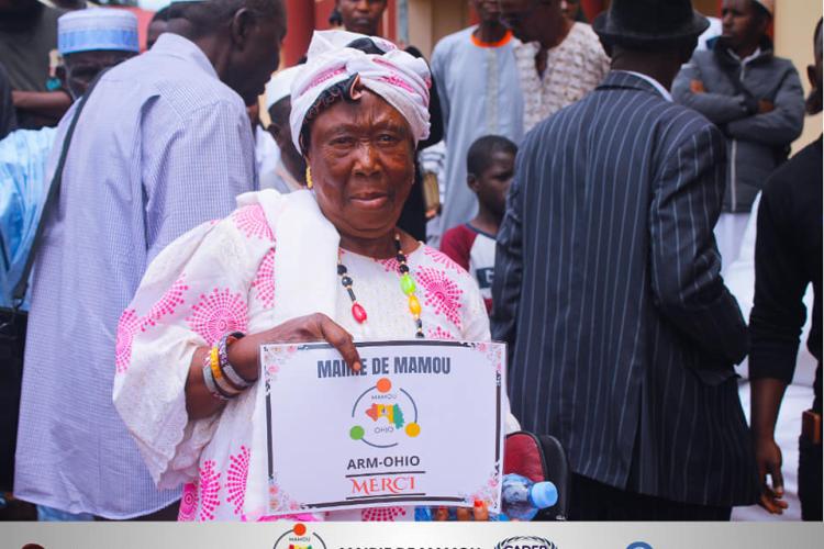 Remise de dons d'habits par l'Association des ressortissants de Mamou : une chaîne de solidarité transatlantique